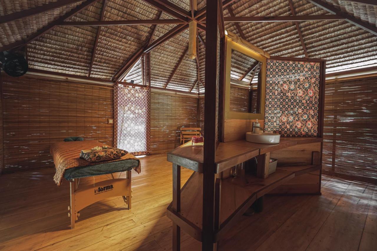 Coral Eye Boutique Resort And Marine Outpost Likupang Extérieur photo