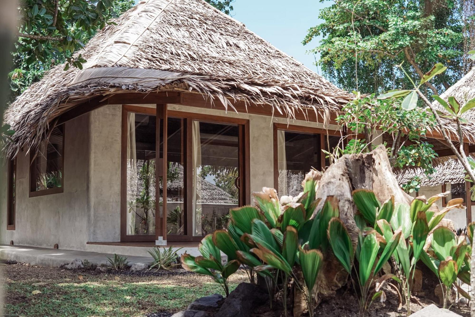Coral Eye Boutique Resort And Marine Outpost Likupang Extérieur photo