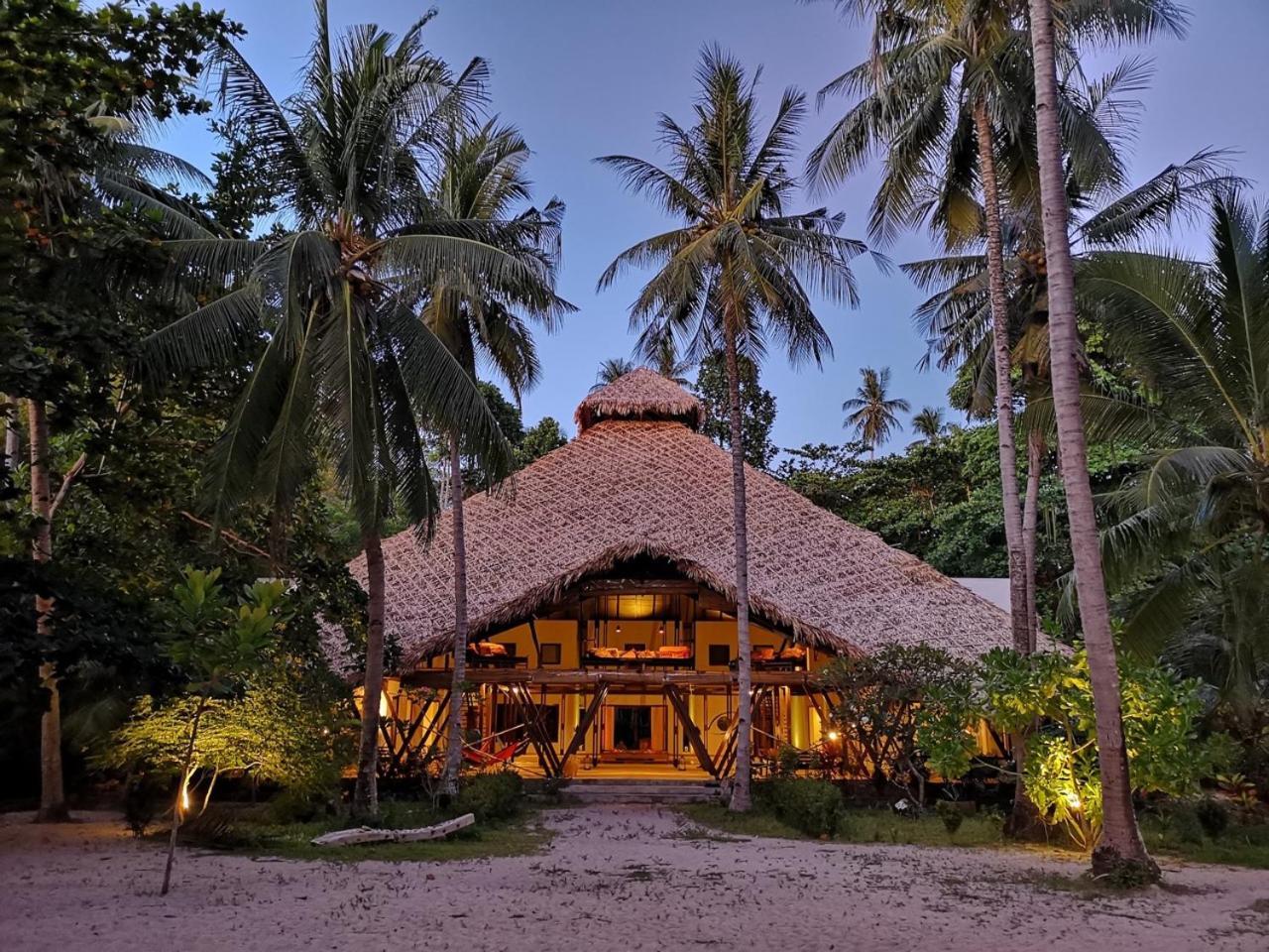 Coral Eye Boutique Resort And Marine Outpost Likupang Extérieur photo